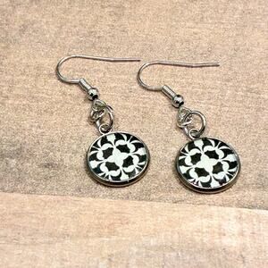Simple Black & White Earrings